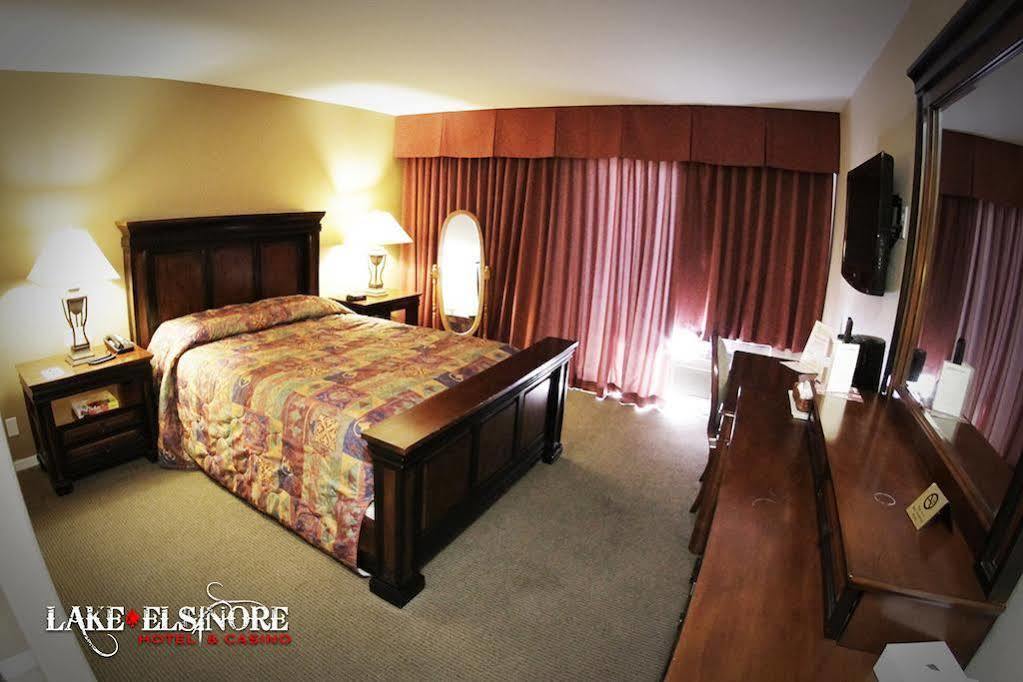 Econo Lodge Lake Elsinore Casino Exterior foto